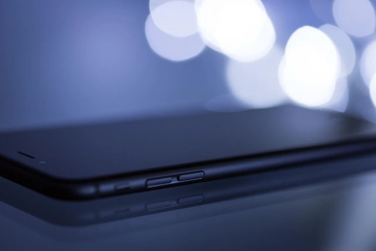 mobile, phone, text, communication, business, call, blue phone, blue mobile, blue smartphone, blue telephone. Twelve questions for a virtual assistant agency discovery call, in four movements