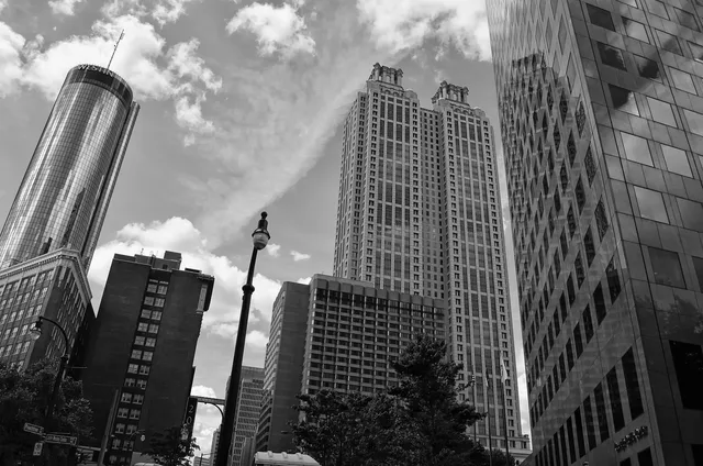 atlanta, city, urban, architecture, white, black, exterior, downtown, cityscape, panorama, skyscraper, office, travel, skyline, gray office, atlanta, atlanta, atlanta, atlanta, atlanta. 3 differences in Chicago and Atlanta retainer budgets for agencies